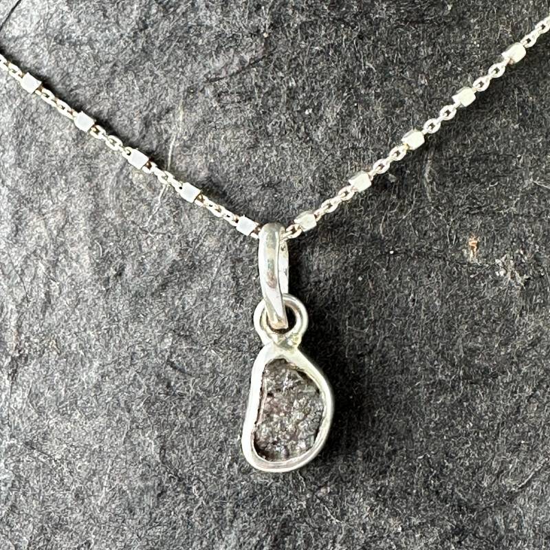 In Silber Gefasster Kleiner Rohdiamant von GudrunRothSchmuck