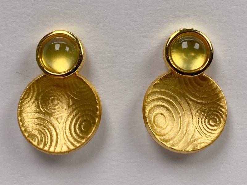 Prehnit Ohrstecker Gemusterter Goldscheibe von GudrunRothSchmuck