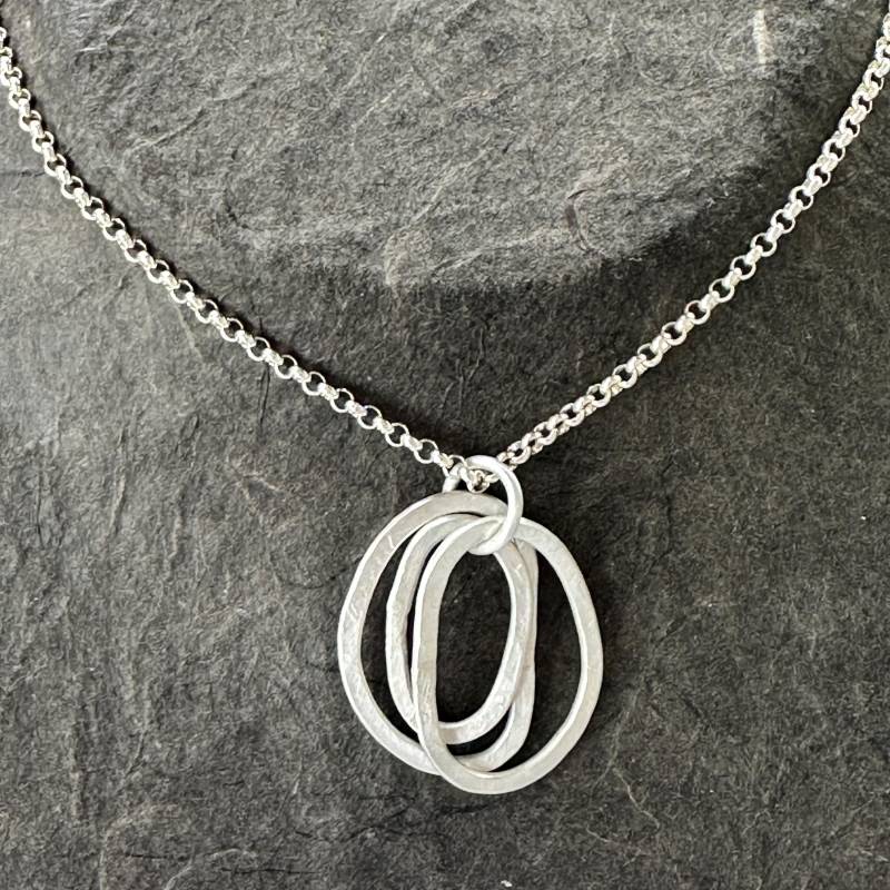 Silber Anhänger Geschmiedete Ringel Silber Anhänger Geschmiedete Ringel von GudrunRothSchmuck