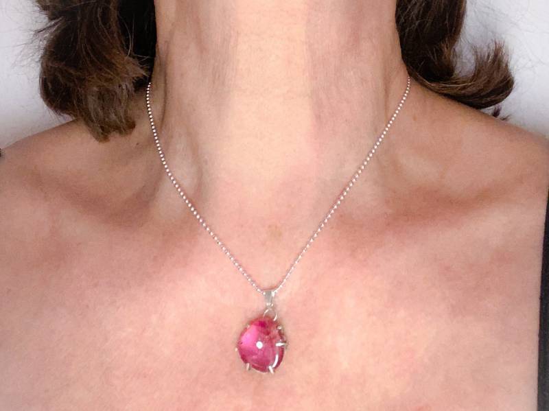 Silberanhänger Mit Pink Turmalin in Kräftiger Farbe von GudrunRothSchmuck