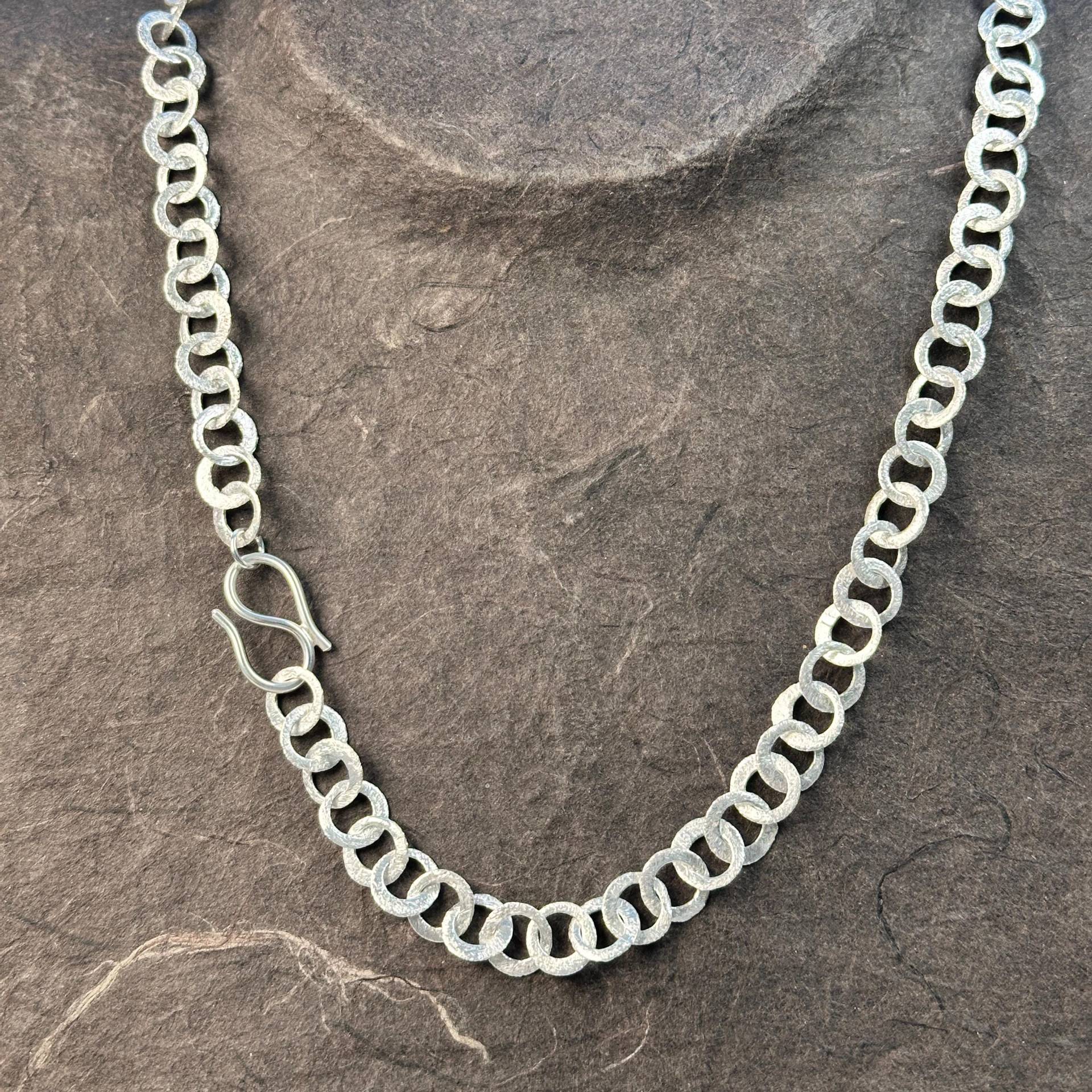 Silberkette Aus Ringeln Mit S-Haken von GudrunRothSchmuck