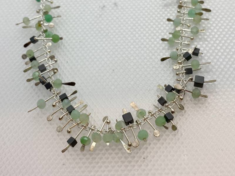 Silberkette Mit Chrysopras Und Hämatin Ausgefallenes Design von GudrunRothSchmuck
