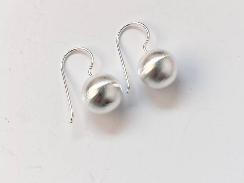 Silberne Kugelohrringe Mattiert 10mm von GudrunRothSchmuck