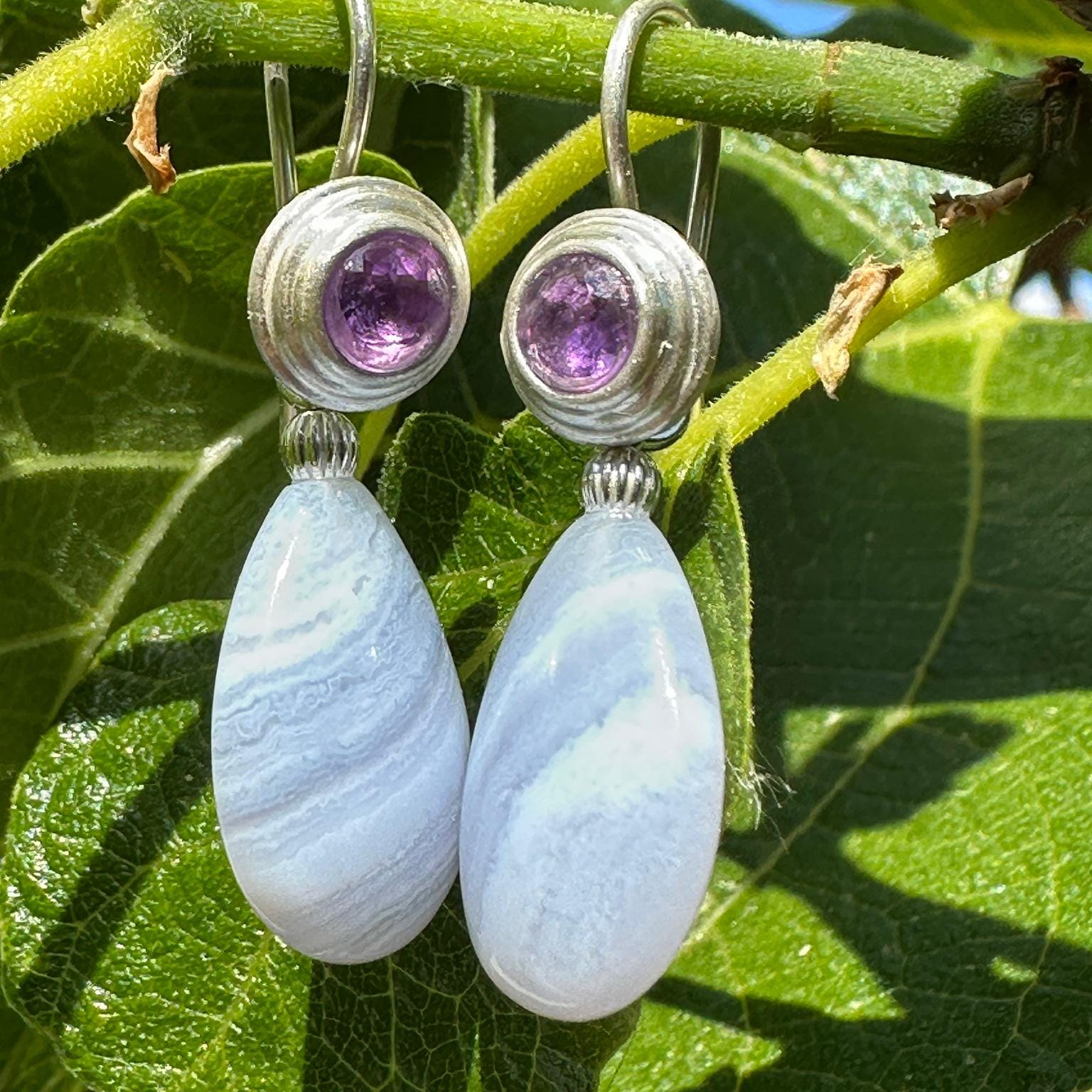 Silberne Wechselohrringe, Calcedon, Amethyst von GudrunRothSchmuck