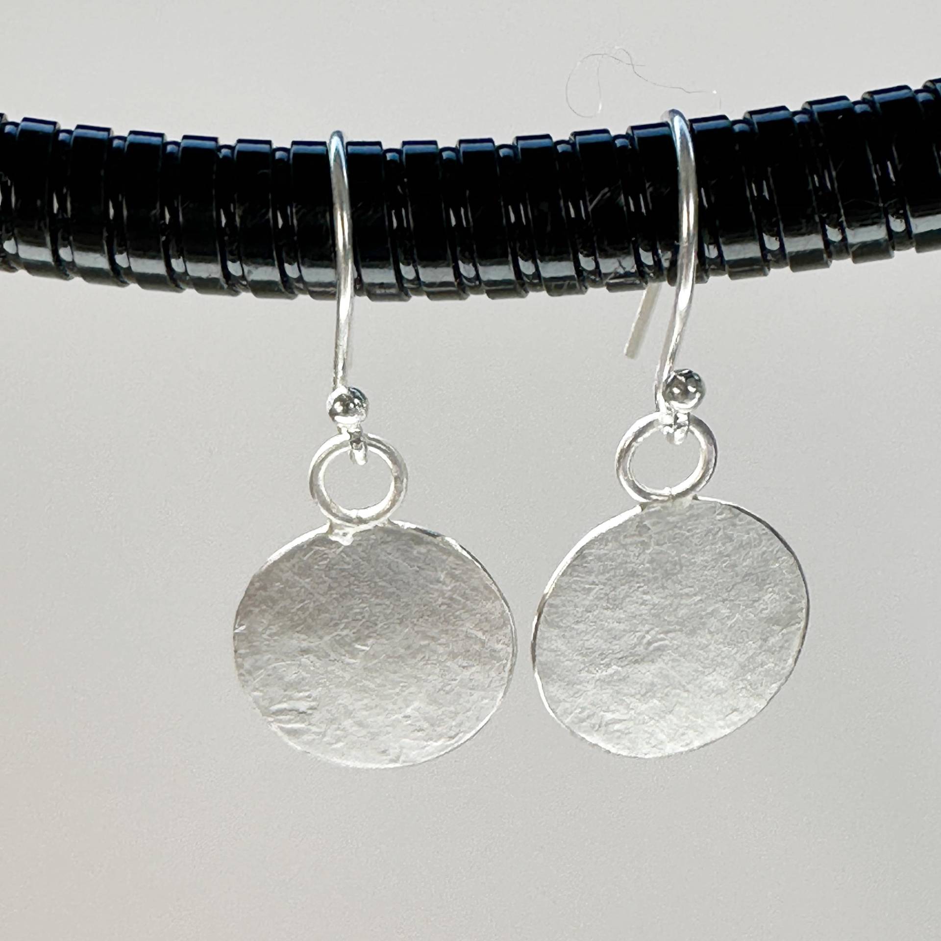 Silberohrringe Geschmiedet Plättchen von GudrunRothSchmuck