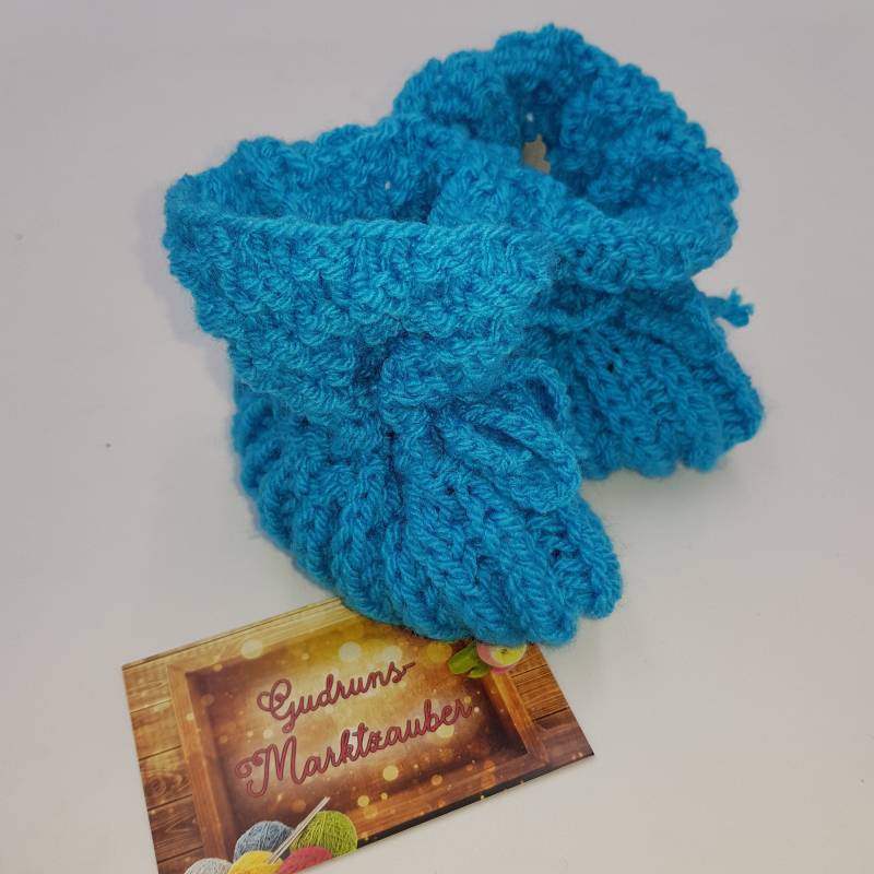 Flotte Babypuschen in Türkis Mit Nettem Muster Als Abschluss, Neugeborenes, Patengeschenk, Mitbringsel, Geschenk von GudrunsMarktzauber