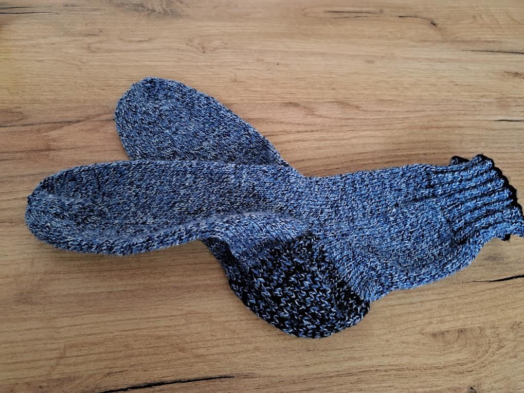 Gr. 43/44 Handgestrickte Socken Unisex, Warm, Schick, Geschenk, Opa, Verstärkte Ferse von GudrunsMarktzauber