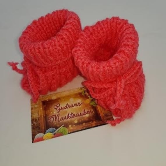 Neugeborene, Puschen, Babyschuhe, Babyfinken, Babysocken, Baby-Booties, Taufsocken von GudrunsMarktzauber