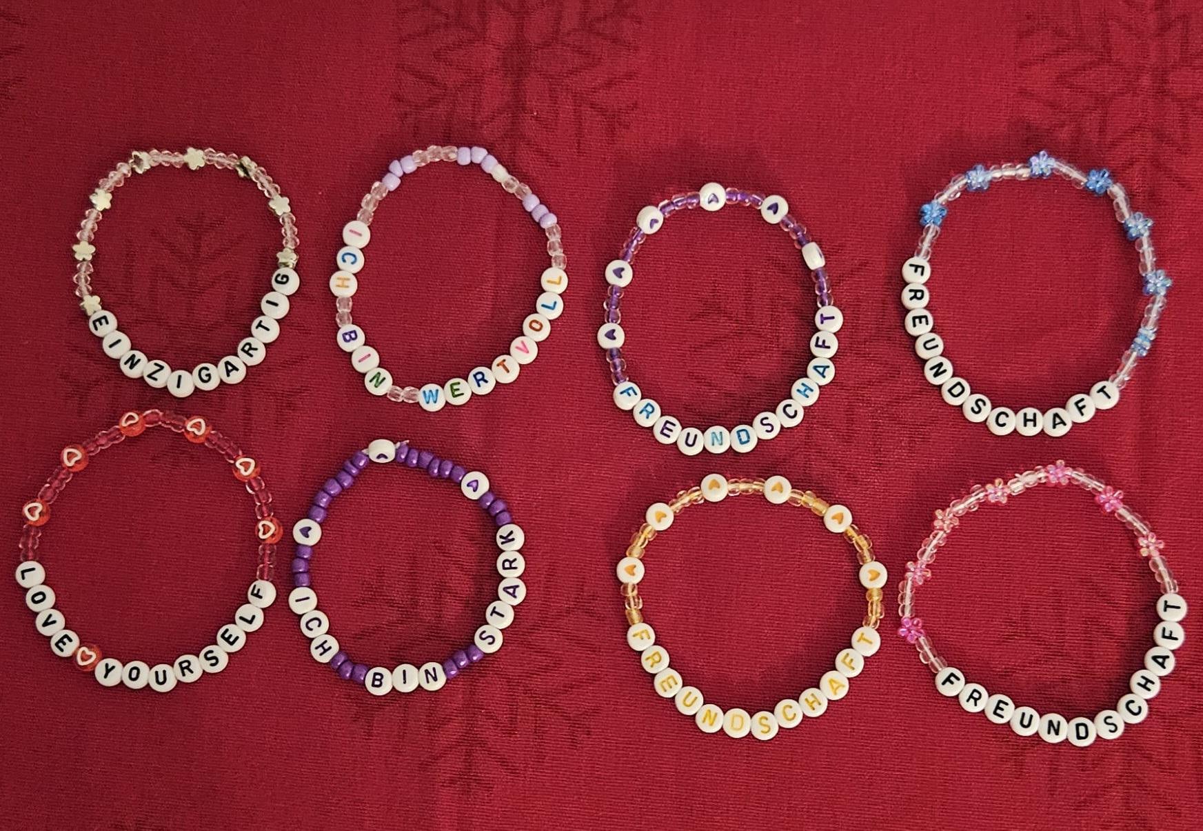 Freundschaftsarmbänder, Personalisierte Armbänder, Geschenk, Geburtstag, Mitbringsel, Ostern Valentinsgeschenk, Jeder Anlass, Weihnachten Freundschaftsarmbänder, Personalisierte Armbänder, Geschenk, Geburtstag, Mitbringsel, Ostern Valentinsgeschenk, Jeder Anlass, Weihnachten von Gudrunsbastelei