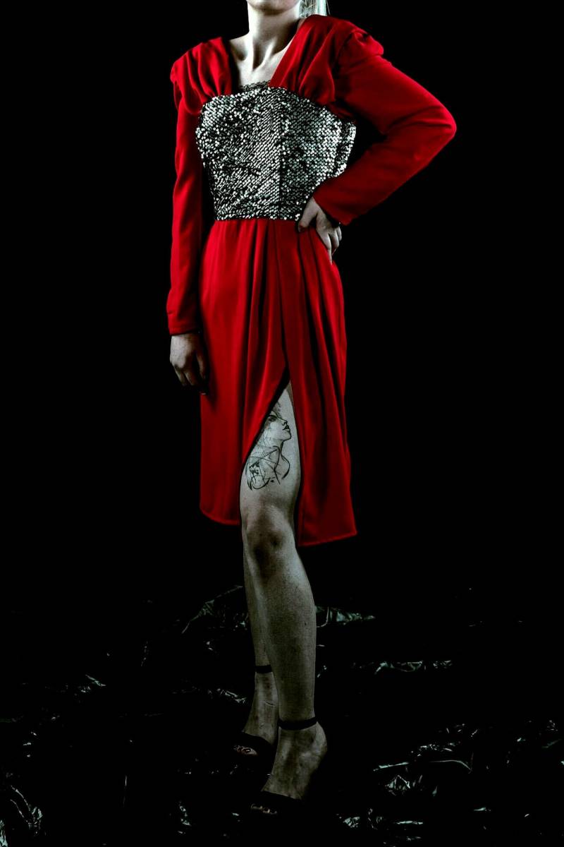 Rotes Korsetkleid Rotes Korsetkleid von Guenessatiyueksel