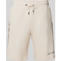 Guess Activewear Regular Fit Sweatshorts mit Label-Print Modell 'MICKEY' in Beige, Größe XXL Guess Activewear Regular Fit Sweatshorts mit Label-Print Modell 'MICKEY' in Beige, Größe XXL von Guess Activewear