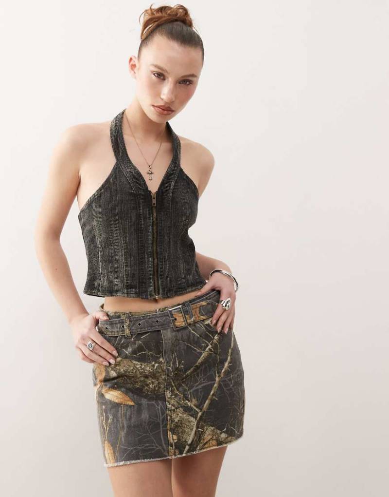 GUESS Originals - Jeansrock in verwaschenem Schwarz mit Gürtel von Guess Originals