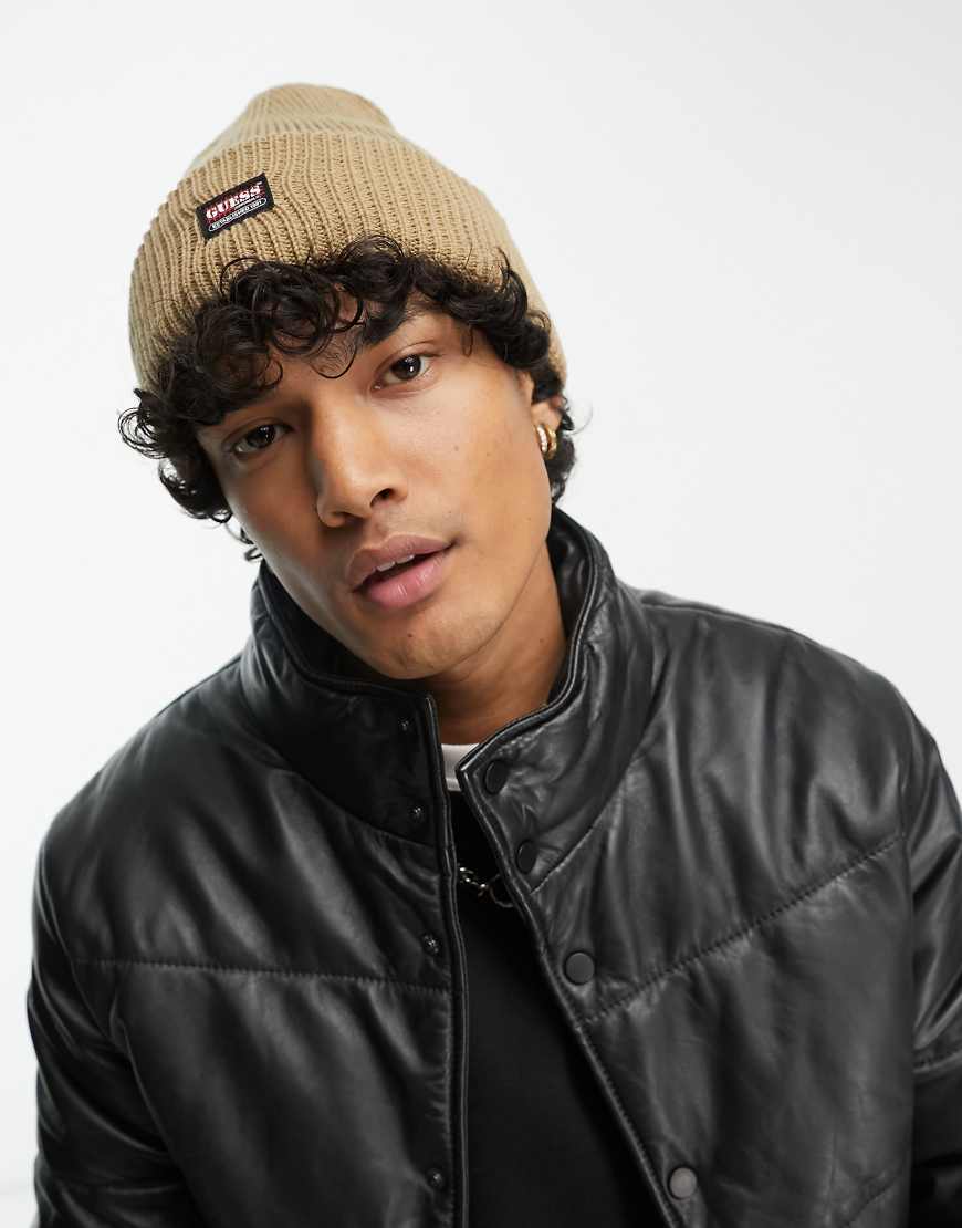 GUESS Originals - Strickmütze in Hellbraun mit Logo-Neutral von Guess Originals