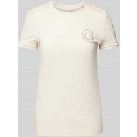 Guess T-Shirt mit Label-Badge in Offwhite, Größe S Guess T-Shirt mit Label-Badge in Offwhite, Größe S von Guess