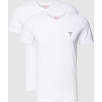 Guess T-Shirt mit V-Ausschnitt Modell 'CALEB HERO' im 2er-Pack in Weiss, Größe M von Guess