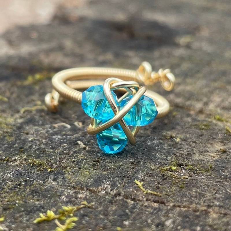 Zauberhafter Zora Sapphire Drehring Zauberhafter Zora Sapphire Drehring von GuiltyGeeks