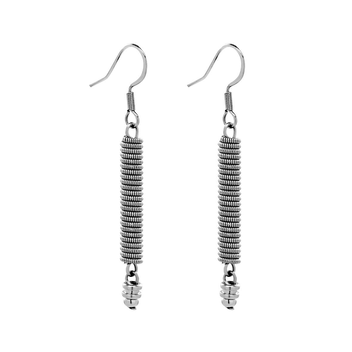 Gewickelte Tropfen-Gitarren-Zeichenkette-Ohrringe Gewickelte Tropfen-Gitarren-Zeichenkette-Ohrringe von GuitarStringJewelry