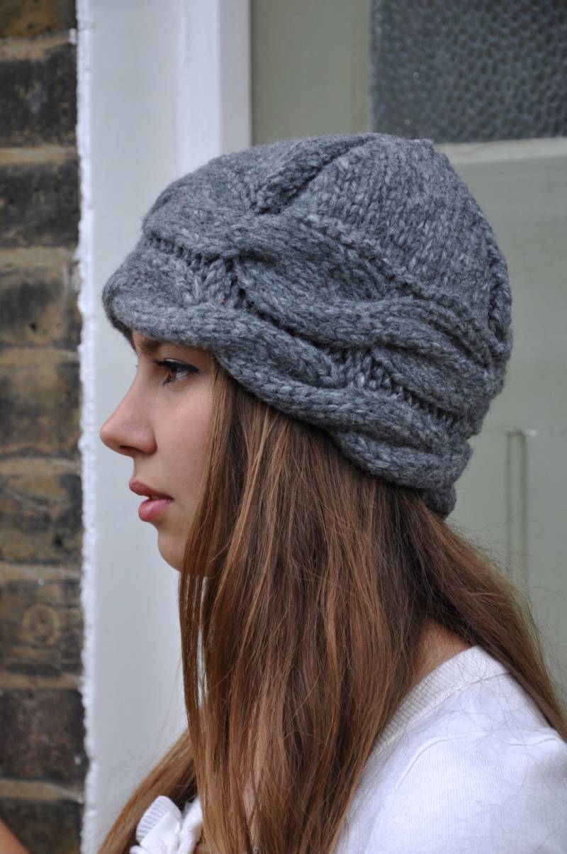 Handgestrickte, Winter Warme Strickmütze Handgestrickte, Winter Warme Strickmütze von GulayCayDesigns