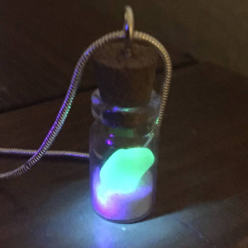 Uv Sea Glass Halskette Echte Strandsandphiole, Sterling Silber Kette von GulfCoastTreasure