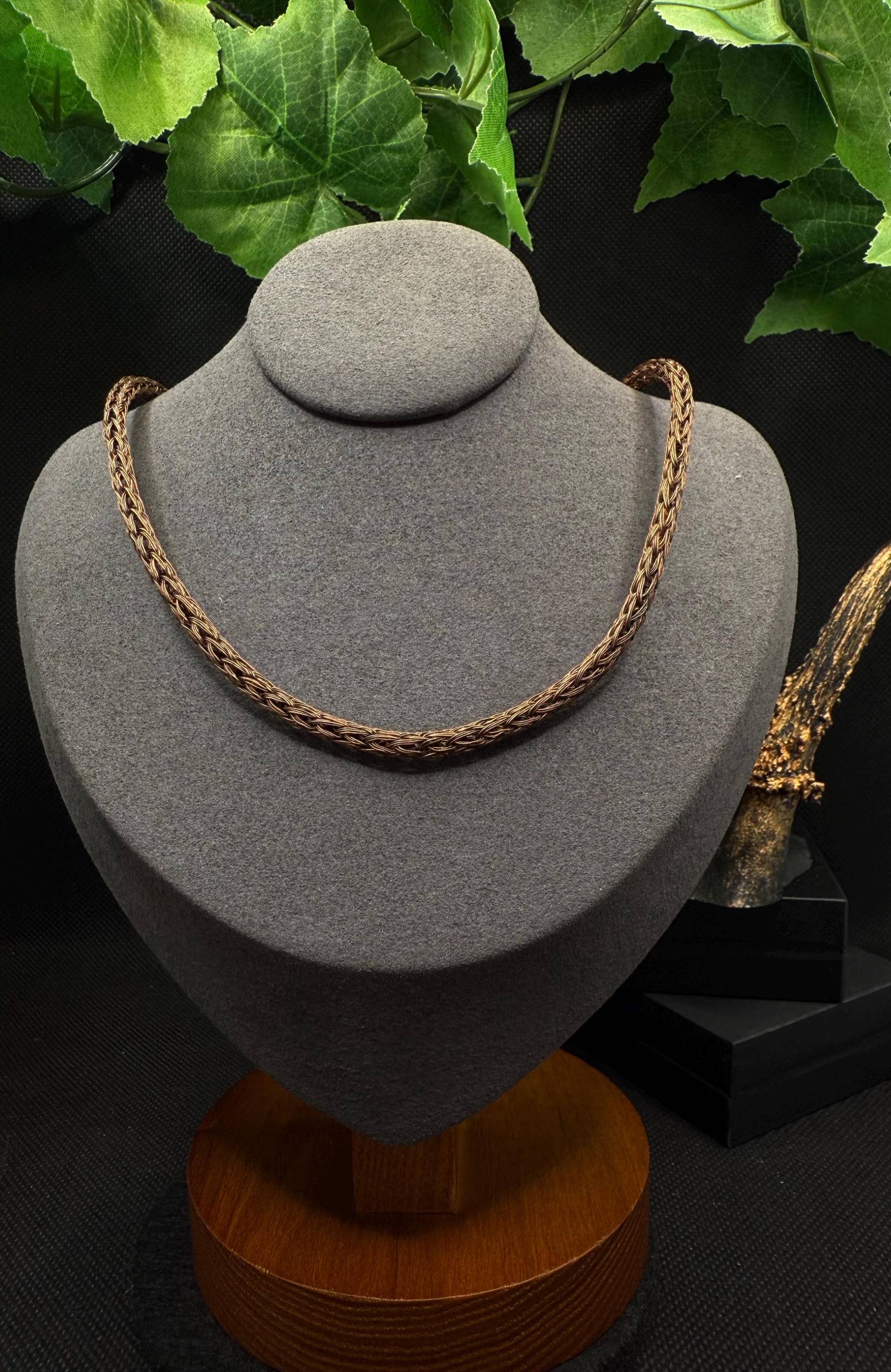 Doppelt Gestrickte Viking Knit Kette Aus Kupfer - Kraftvoll & Zeitlos/Art.nr. Ggvih010 von Gullveigs