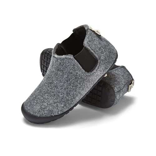 Gumbies Brumby Boots - Hausschuhe aus recycelten Materialien - kuschelig warm, für Drinnen und Draußen geeignet, rutschfeste und stabile Sohle, herausnehmbare Einlegesohle - Grey Charcoal, Größe 38 von Gumbies