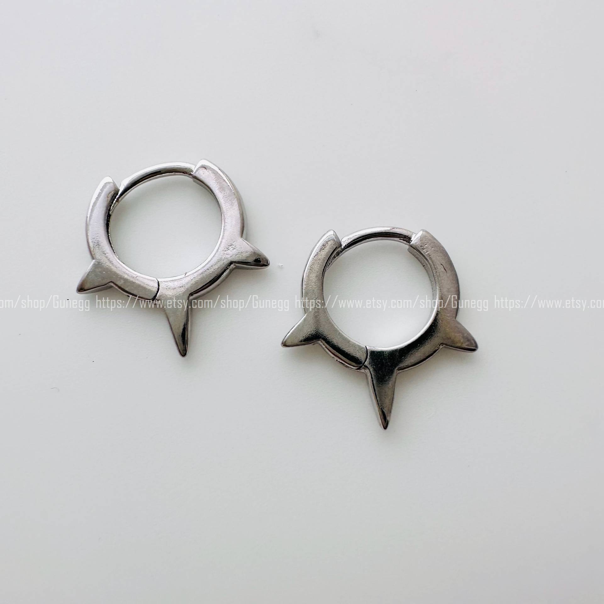 Versilberte 15mm Spiky Creolen Endlose Huggies Einfache Ohrringe Alltag/Geschenk Für Sie von Gunegg