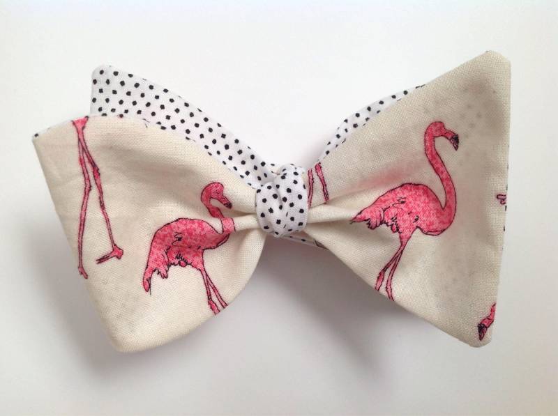 Flamingo Fliege Wende-Baumwollfliege Mit Pünktchenmuster Flamingo Fliege Wende-Baumwollfliege Mit Pünktchenmuster von GunsandAprons