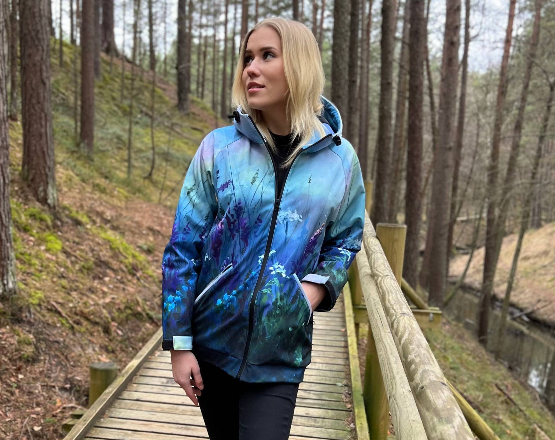 Frauen Blumenjacke, Blumen Gedruckte Jacke, Winddichte Regenjacke, Sportbekleidung, Kleidung in Übergröße, Sportjacke, Softshell, Guntina von Guntina