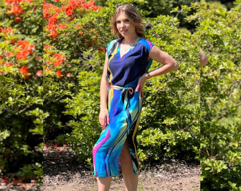 Hauskleid | Kleid Mit V-Ausschnitt Oversize Feminines Kleid| Midi-Kleid |Partykleid |Sommerkleid |Sandalenkleid |Plus Size Outfit von Guntina