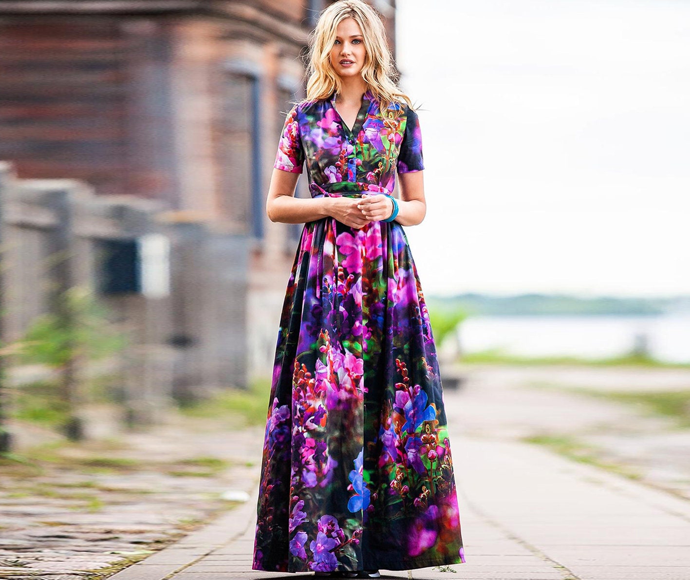 Lila Blumenkleid, Bedrucktes Kleid, Maxikleid, Sommerkleid, Kleidung in Übergröße, Geblümtes Langes Boho-Kleid, Oversize-Kleid von Guntina