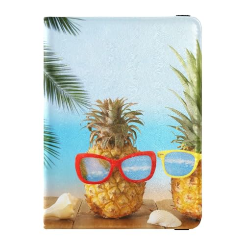 Reisepasshülle für Damen, reife Pärchen, Ananas, stilvolle Sonnenbrille über Premium-PU-Leder, Reisezubehör, 14,5 x 10,9 cm, Bunt, Einheitsgröße von GuoChe