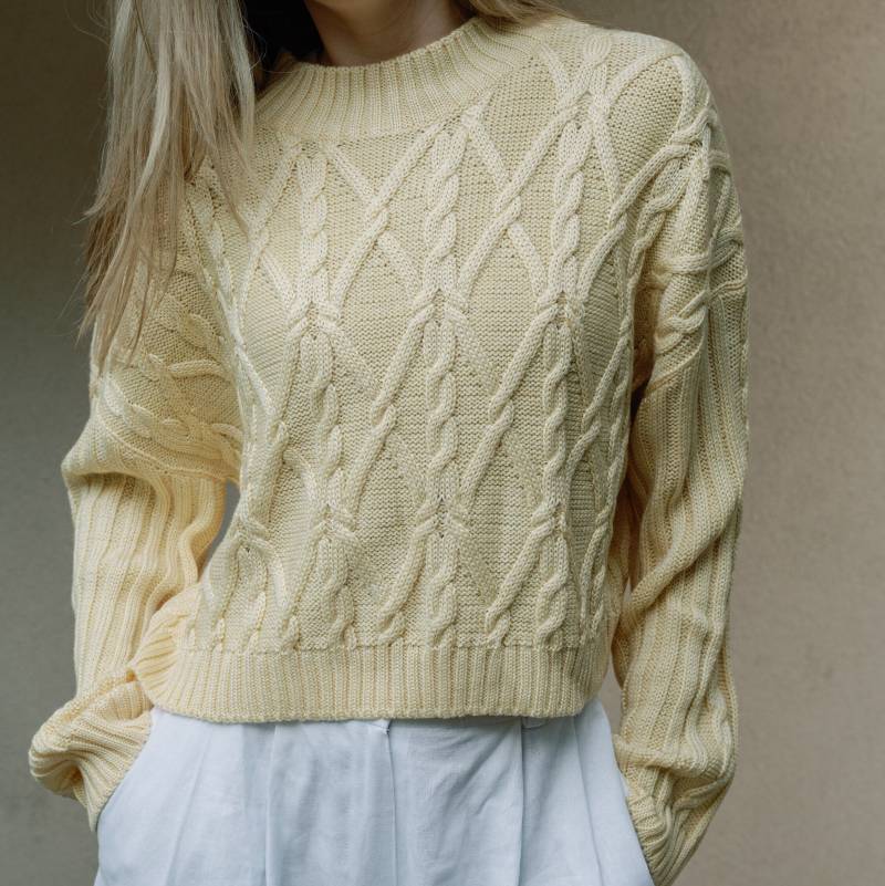 Gelber Pullover Zopfmuster Strickpullover Für Frauen Oversize Damen Ballon Ärmel Viele Farben von GurenkovaKnitwear