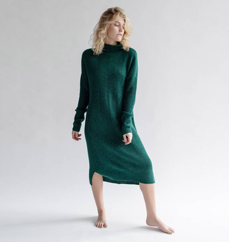 Grünes Sweatshirt Kleid, Rollkragen Strickpullover Frauen, Plus Size Maxi Übergroßer Langer Pullover, Kleidung in Übergrößen, Boho Kleidung von GurenkovaKnitwear