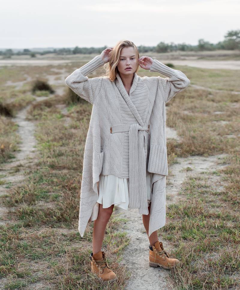 Lange Strickjacke, Beige Wolle Vertuschen, Poncho-Strickjacke, Boho-Chic-Kleidung, Hippie-Strickjacke, Minimale Kleidung Lange Strickjacke, Beige Wolle Vertuschen, Poncho-Strickjacke, Boho-Chic-Kleidung, Hippie-Strickjacke, Minimale Kleidung von GurenkovaKnitwear