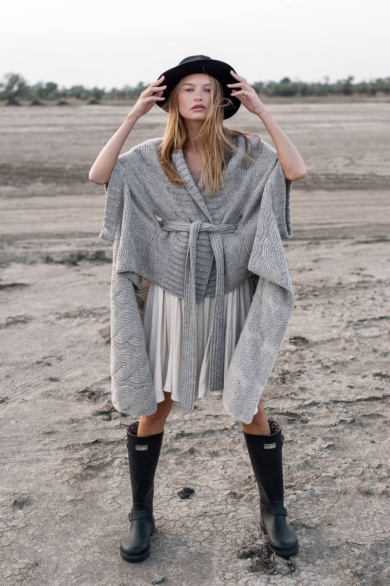 Lange Strickjacke, Grauer Mantel, Wolle Vertuschen, Poncho Boho Chic Kleidung, Hippie Minimale Herbst Outwear Lange Strickjacke, Grauer Mantel, Wolle Vertuschen, Poncho Boho Chic Kleidung, Hippie Minimale Herbst Outwear von GurenkovaKnitwear
