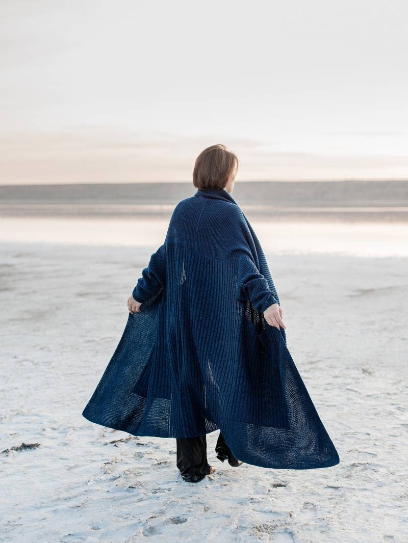 Navy Maxi-Strickjacke Dunkelblauer Mantel Oversized-Strickjacke Gehäkelte Lange Strickjacke Bio Basic-Bekleidung Strick Langer von GurenkovaKnitwear