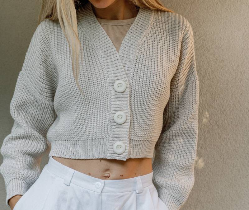 Perlenstrickjacke Grobstrick Strickjacke Für Frauen Geschenke Sie Handgemachte Wollstrickjacke von GurenkovaKnitwear