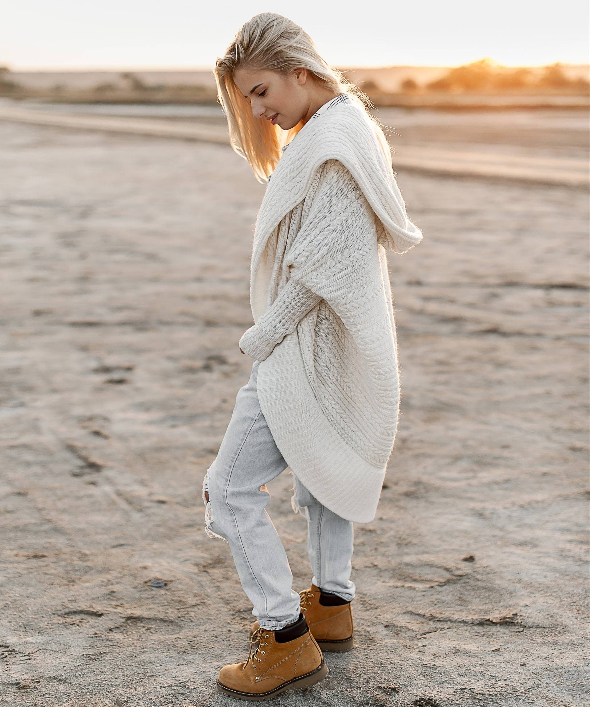 Weiße Oversized Strickjacke, Chunky Cardigan Für Frauen, Wolle Lang Strick Cardigan von GurenkovaKnitwear