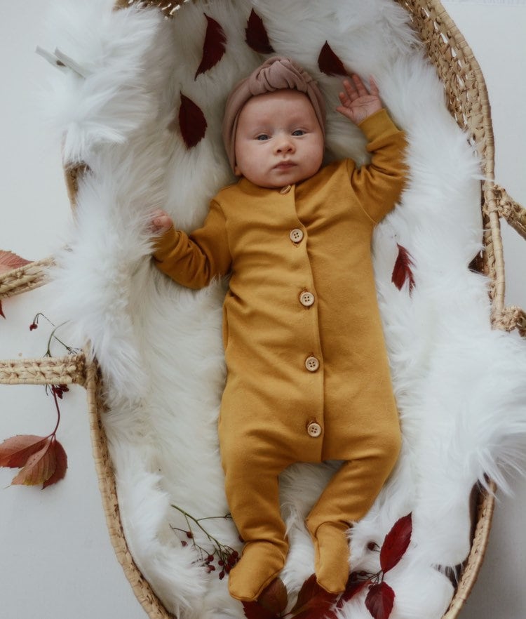 Baby Mädchen Langarm Senf Unisex Strampler, Bio Neugeborene Footies, Playsuit Mit Knöpfen, Handgemachte Kinder Baumwolle Kleidung von GurumamaStore