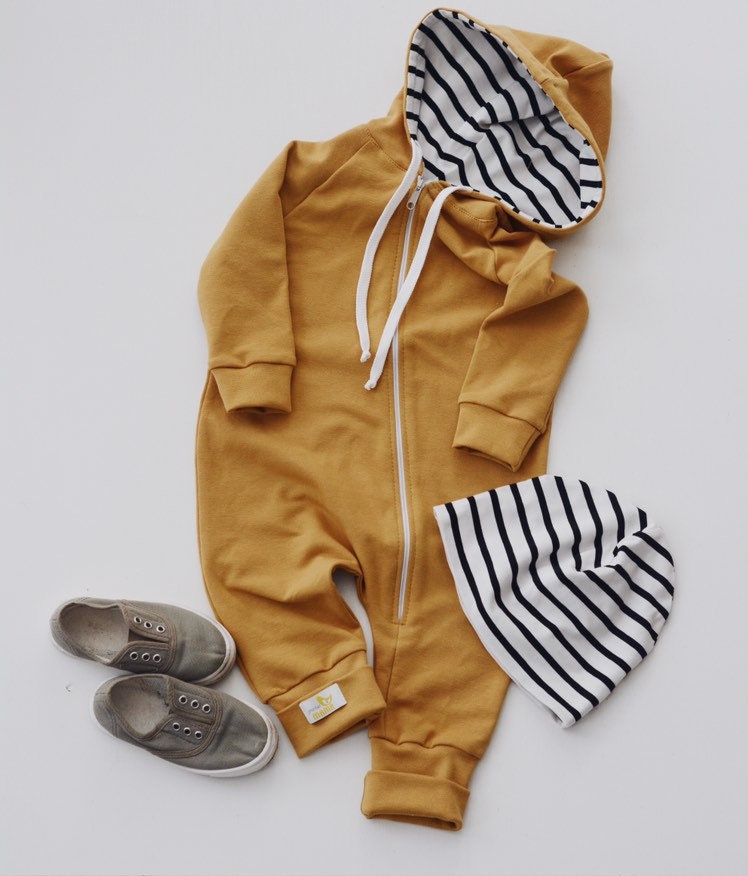 Baby Senffarbener Strampler, Unisex Outfit, Babykleidung Aus Baumwolle, Kinderkleidung Baby-Duschegeschenk, Baby-Outfit Für Mädchen von GurumamaStore