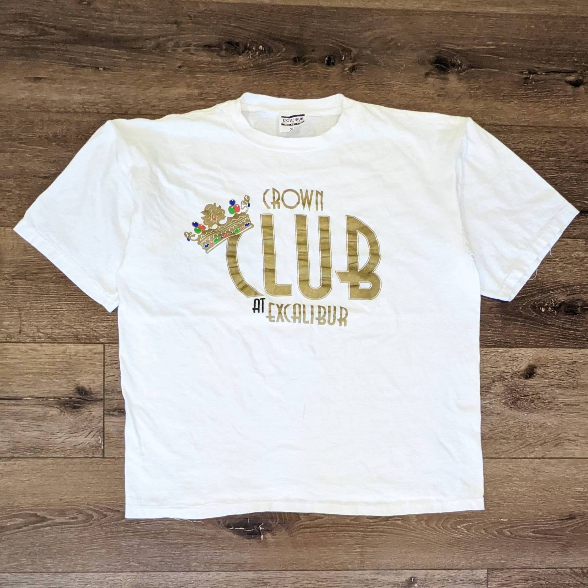 Vintage Krone Club Bei Excalibur T-Shirt Vintage Krone Club Bei Excalibur T-Shirt von GutShop