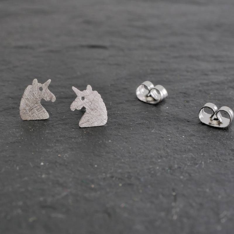 Einhorn, Silber, Ohrstecker, Tierfreund, Mini Ohrstecker Für Prinzessinnen, Als Geschenk Vepackt, Ohrstift in Edelstahl von GuteLauneSchmuckDE