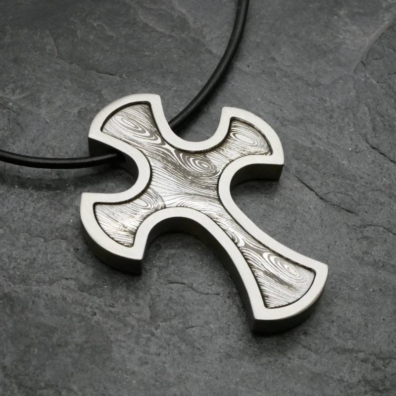 Kreuz, Edelstahl, Doppelkreuz & Namensgravur Mit Damast Motiv, Damast-struktur Und Persönlicher Gravur Möglich Band, Kette von GuteLauneSchmuckDE