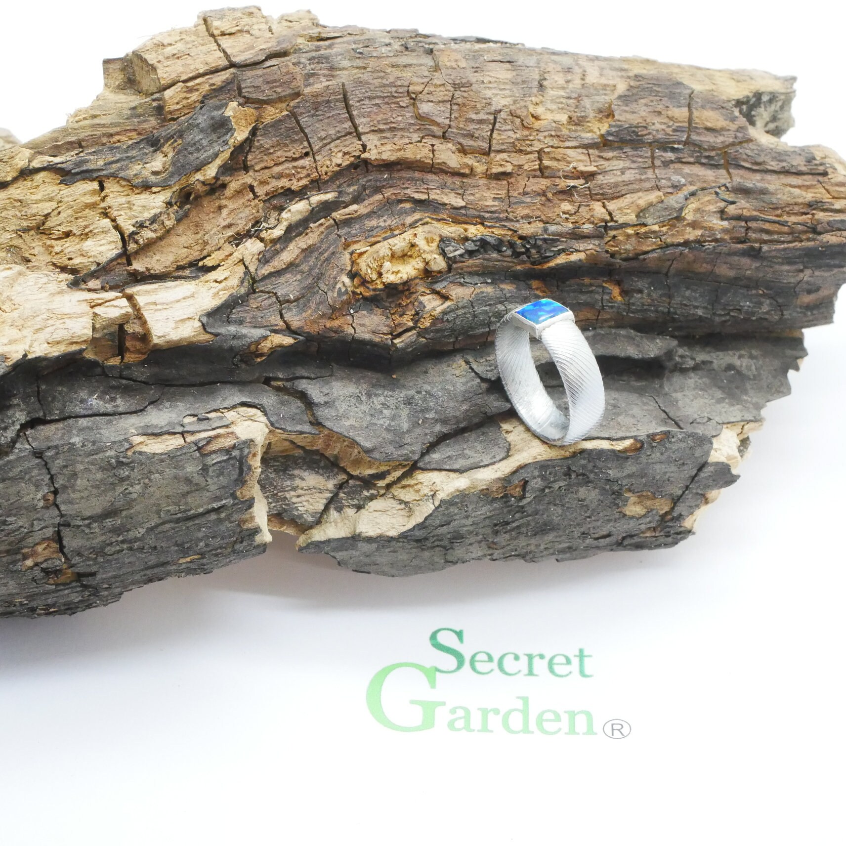 Opal Und Damaststahl Ring, Einzelstück, Opalring, Unikat Handgefertigt Von Secret Garden von GuteLauneSchmuckDE