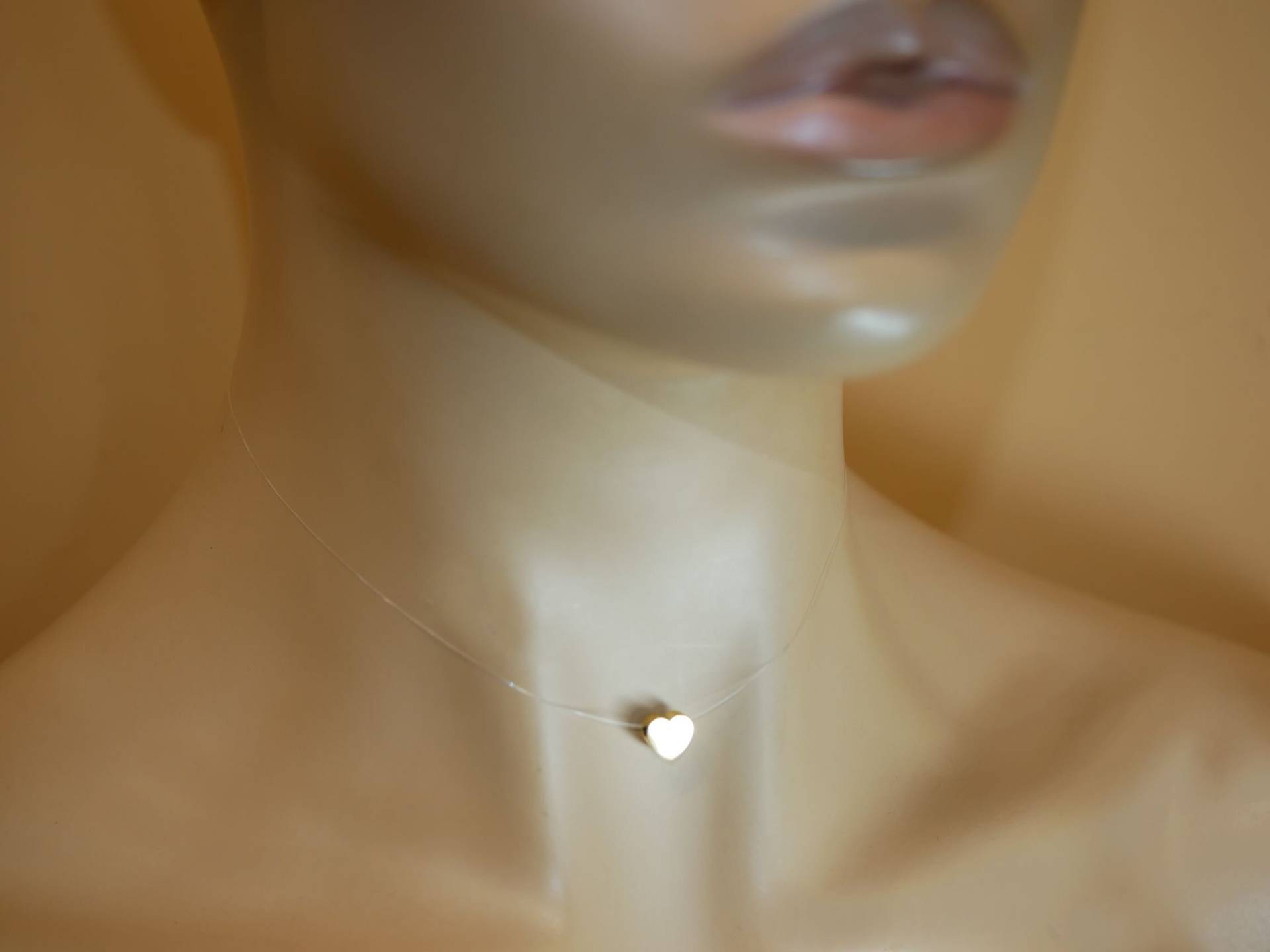 Schwebendes Herz, Zierliches Herz 8mm Mit Kette, Oder Kautschukband Gravuroption - Wahl In Edelstahl Natur, Golden Rosegold von GuteLauneSchmuckDE