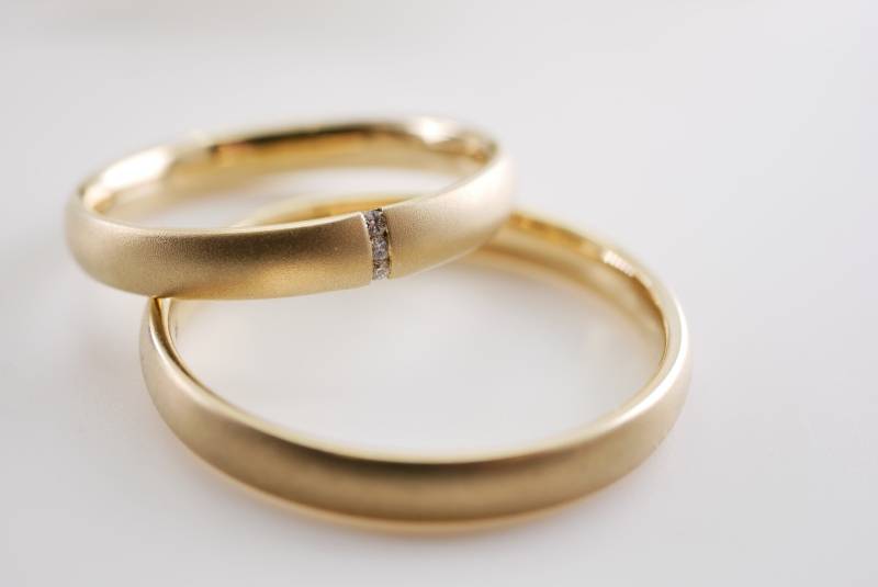 Trauringe, 1 Paar Gold, 3 Brillanten + Individuelle Gravur, Hochzeit Und Liebe, Zarte Eheringe, Mattiert Mit von GuteLauneSchmuckDE