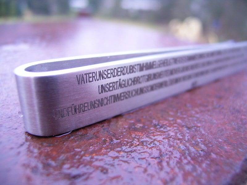 Vater Unser...", Edelstahl, Mattierte Krawattennadel Mit Dem Ganzen Text Eingelasert, Dezent Und Elegant, Personalisiert von GuteLauneSchmuckDE