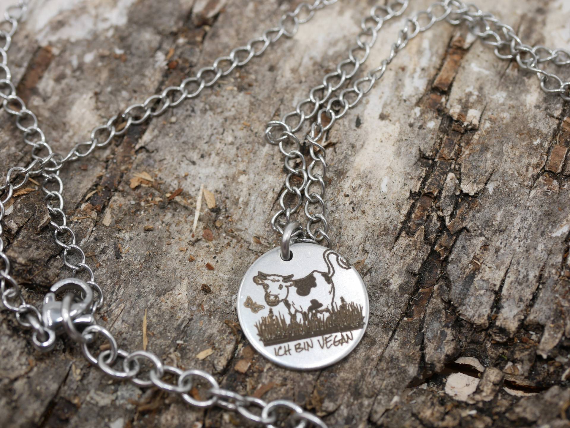 Vegan - Die Neue Generation, Armband , Kette, Charm Für Alle Überzeugten, Lebenseinstellung, Statement, Motivation Tierschutz, Tierliebe von GuteLauneSchmuckDE