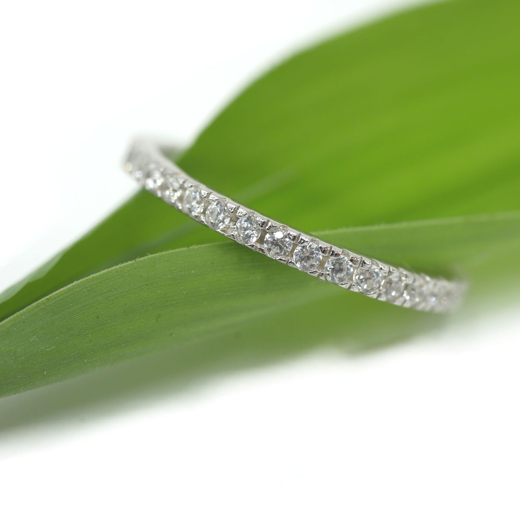 Zarter 925 Ring Silber, Mit Zirkonia , Eternityring, Vorsteckring, Verlobungsring, Silberring, Stabelring von GuteLauneSchmuckDE