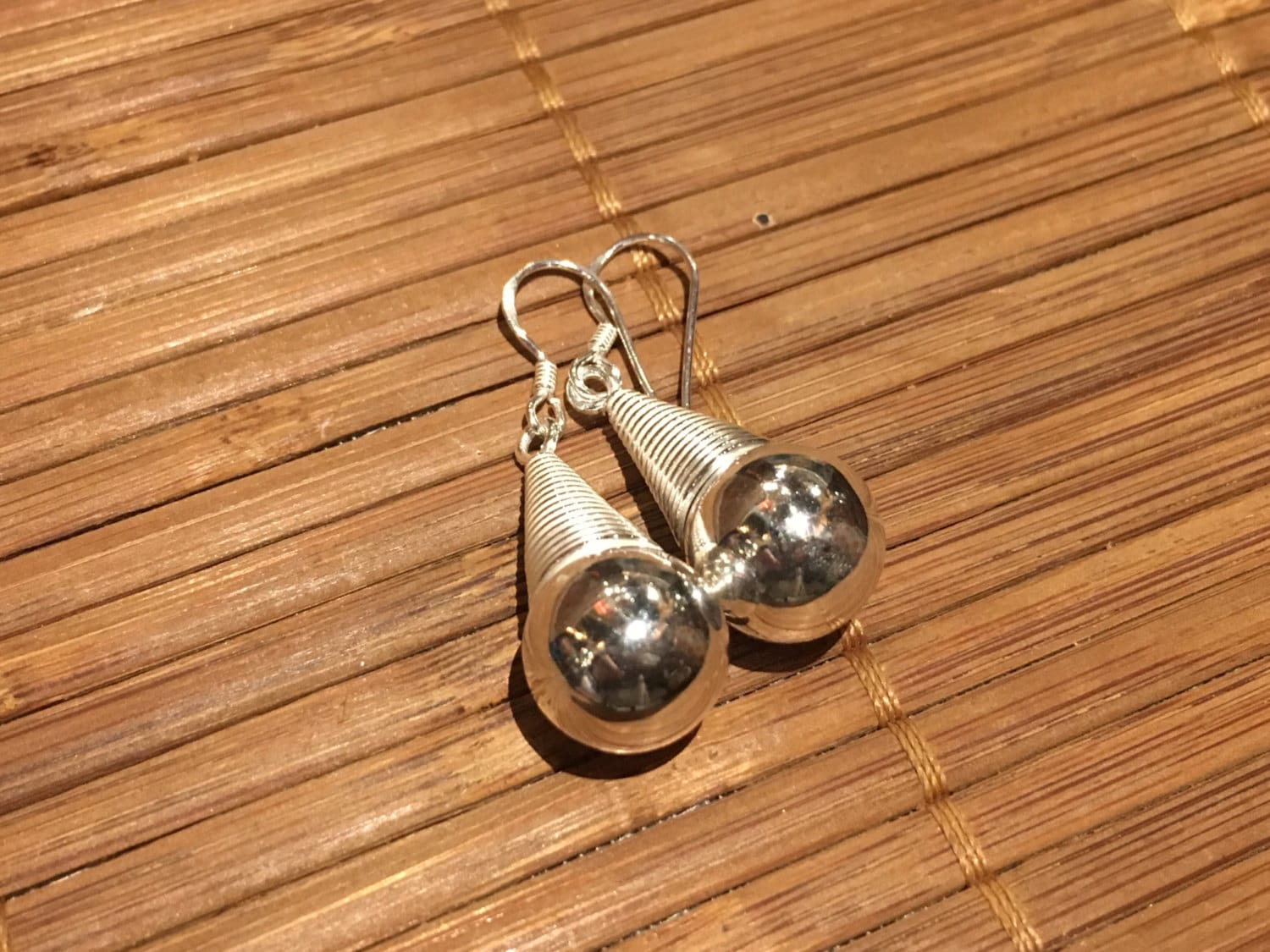 925 Silber Frühling Und Kugel Ohrringe 925 Silber Frühling Und Kugel Ohrringe von GutsyGingers